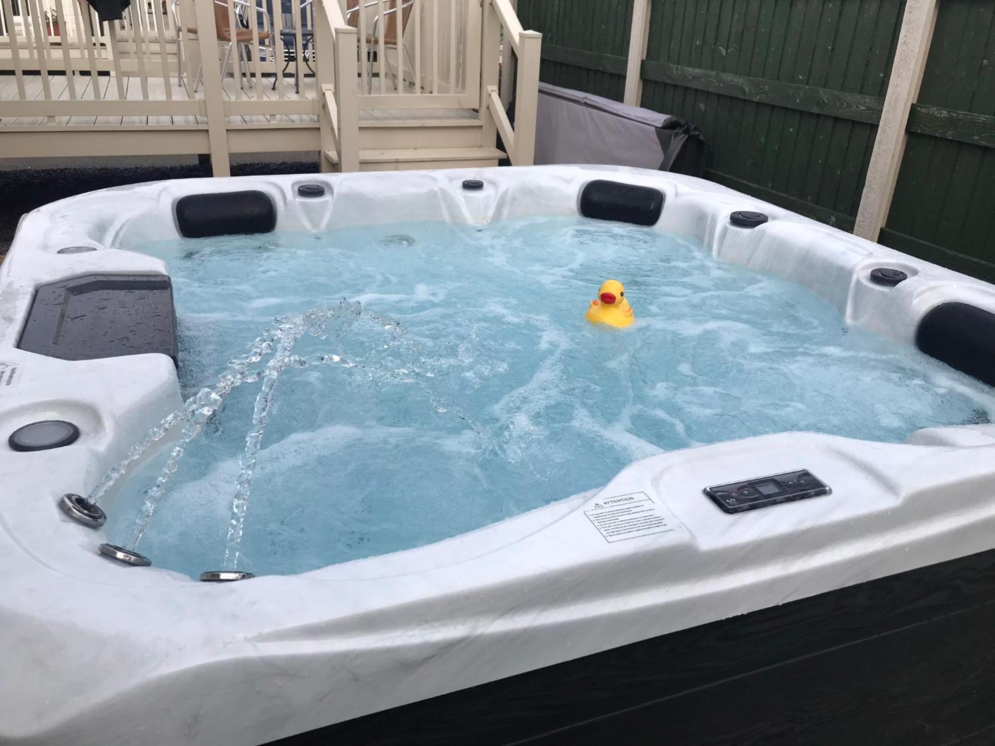 Hot Tub Accommodation North Wales Lodge Rhyl Exteriör bild